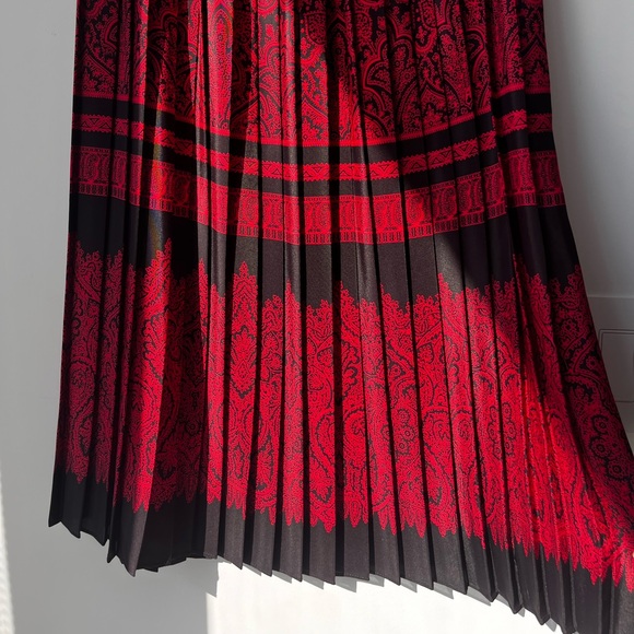 Circa 1970’s MOD Black and Red Blazer & Skirt Set - Picture 7 of 16